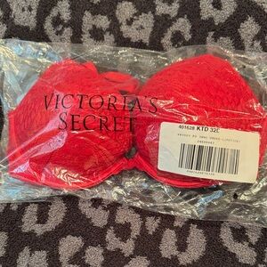 Victoria's Secret Lipstick Red Lace Bra